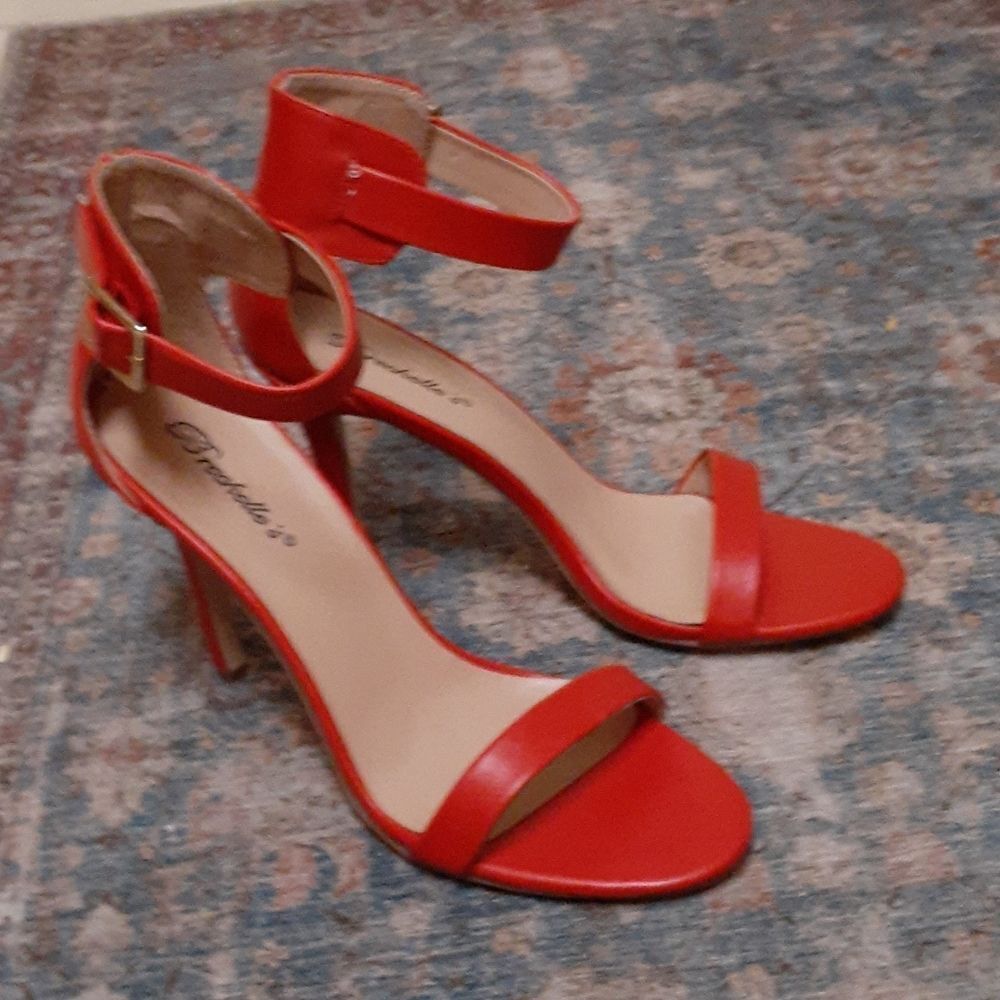 Breckelles heels - Picture 2 of 8